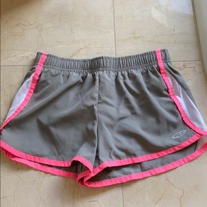 Short athletic pants